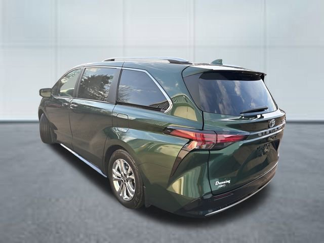 Used 2023 Toyota Sienna Platinum image 2