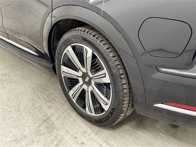 New 2025 Cadillac Escalade IQ Luxury 2 image 17