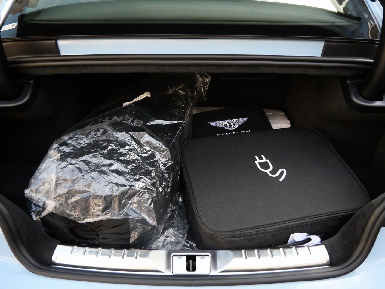 Used 2025 Bentley Continental GT image 23