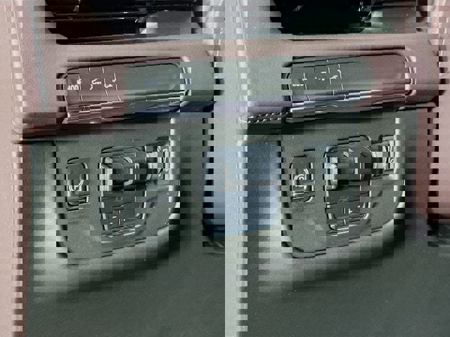 Used 2021 Cadillac Escalade Sport Platinum image 13