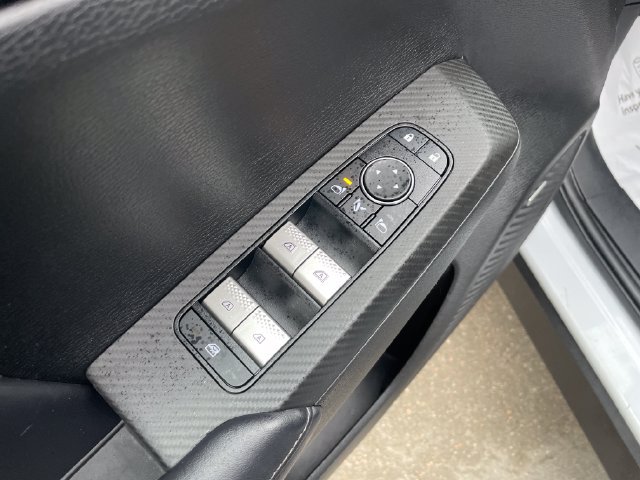 Used 2025 Mitsubishi Outlander SE AWD/4WD image 21