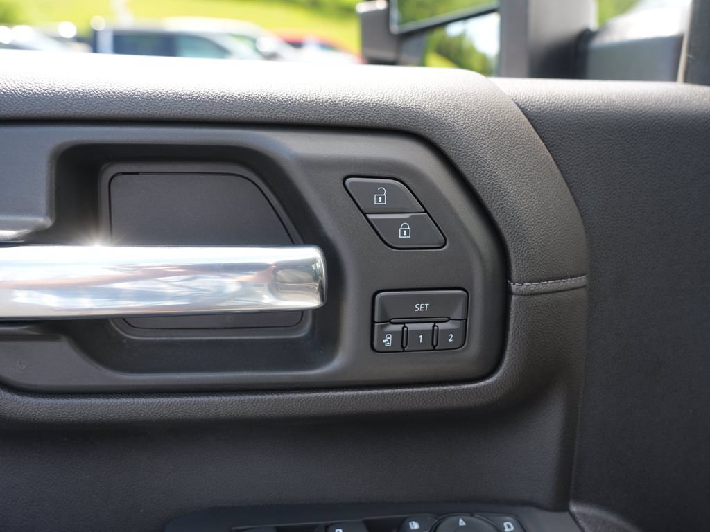 Certified 2022 Chevrolet Silverado 3500 High Country w/ Z71 Off-Road Package AWD/4WD image 17