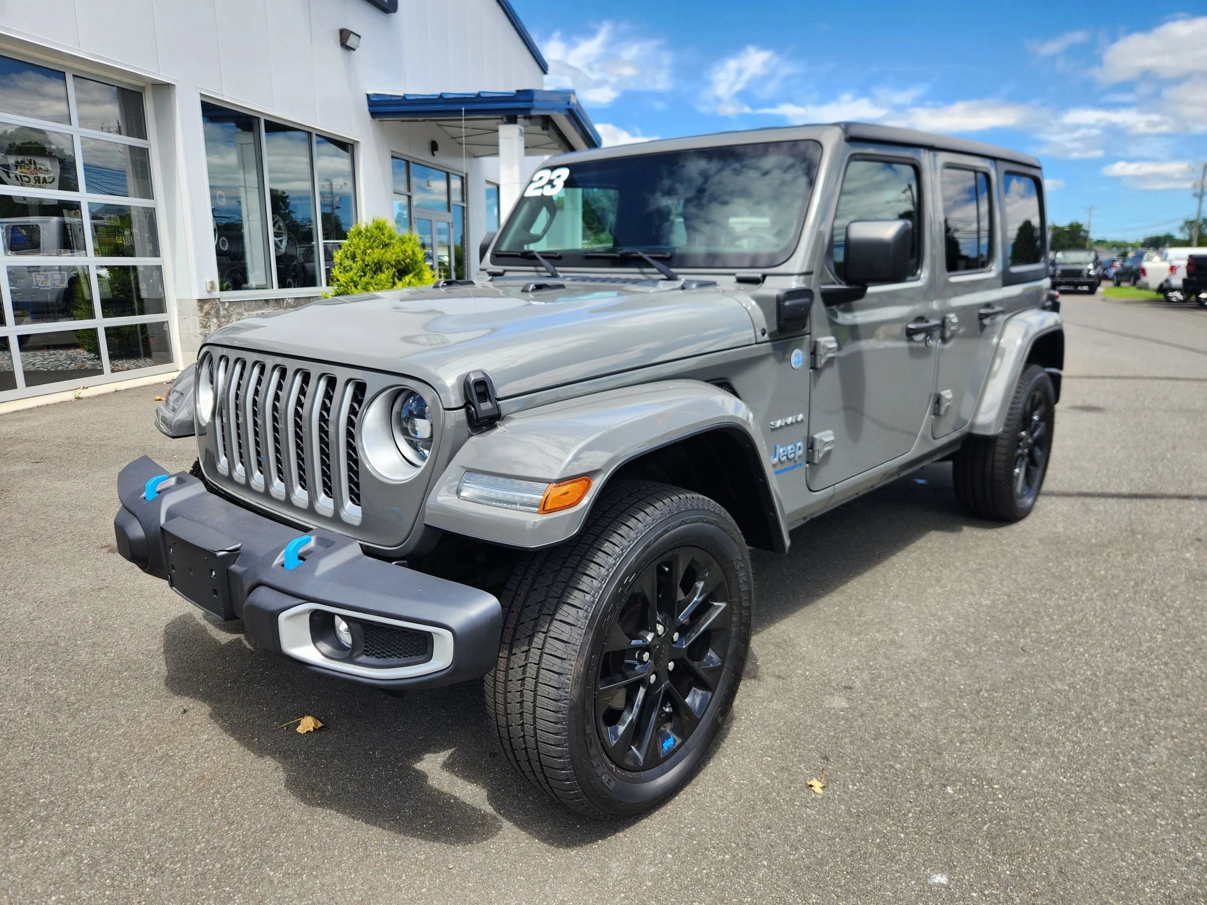 Used 2023 Jeep Wrangler Unlimited Sahara image 5