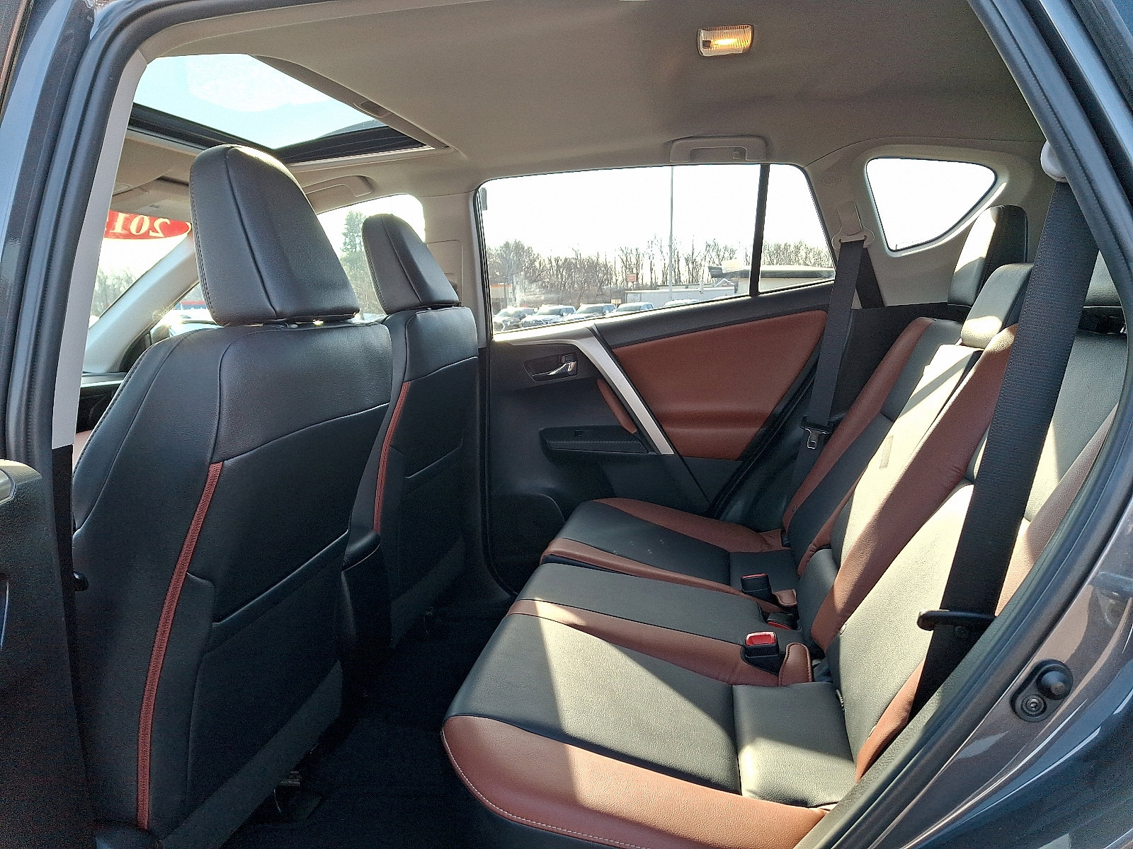 Used 2015 Toyota RAV4 Limited image 10