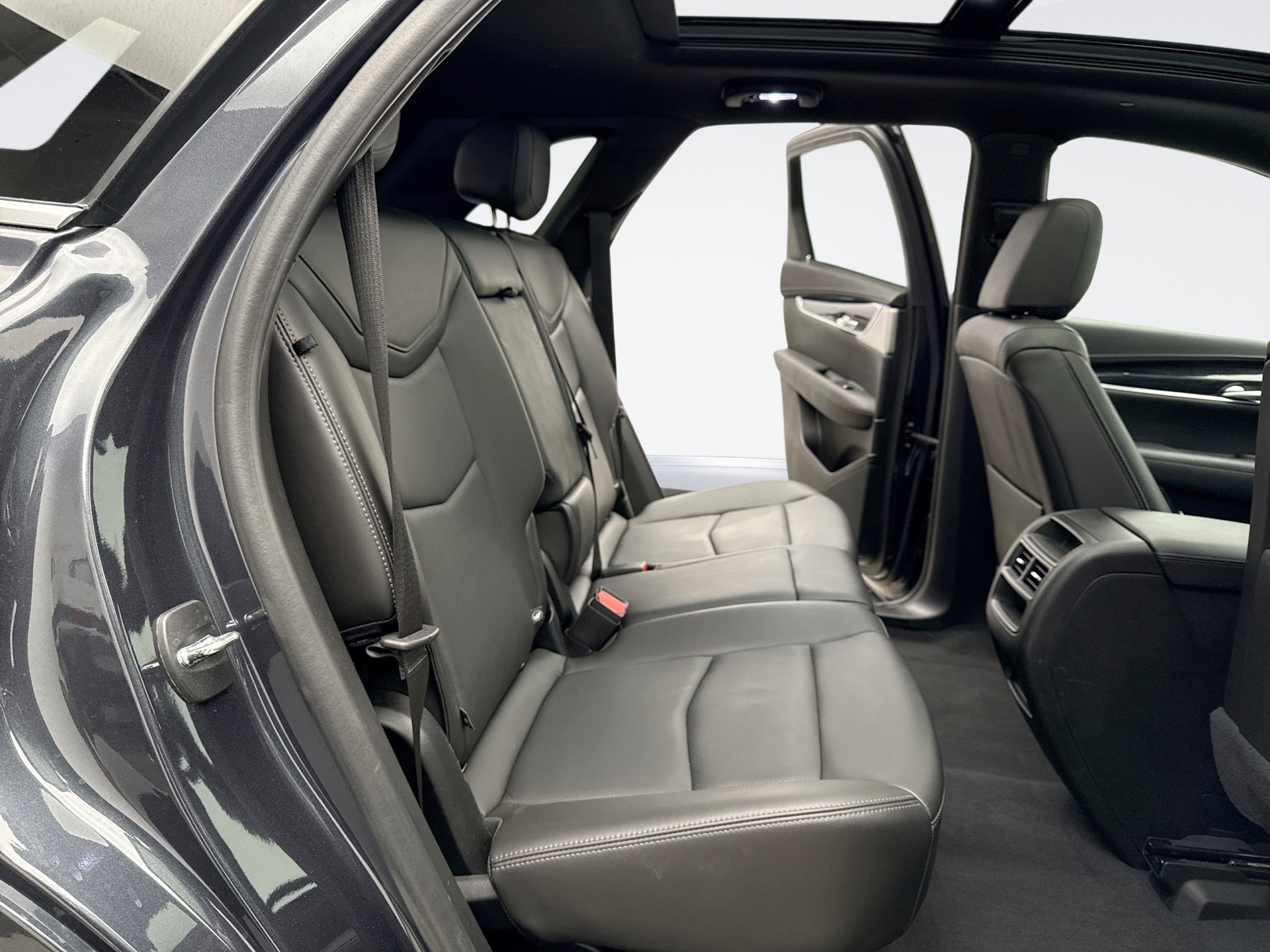 Used 2023 Cadillac XT5 Premium Luxury w/ LPO, Floor Liner Package AWD/4WD image 21