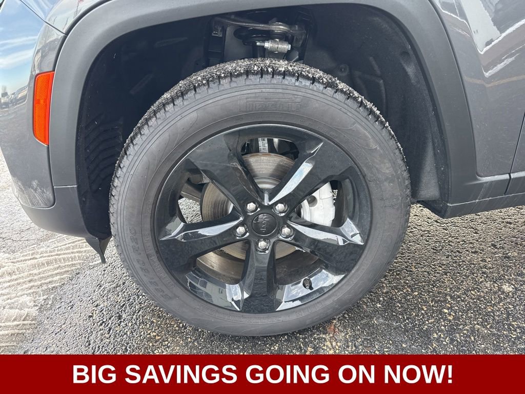 New 2025 Jeep Grand Cherokee Limited w/ Black Appearance Package image 16