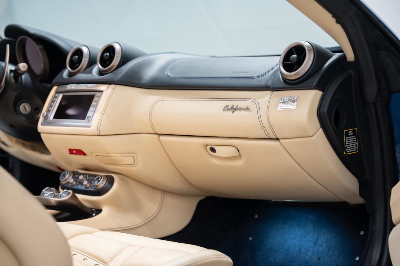 Used 2010 Ferrari California image 70