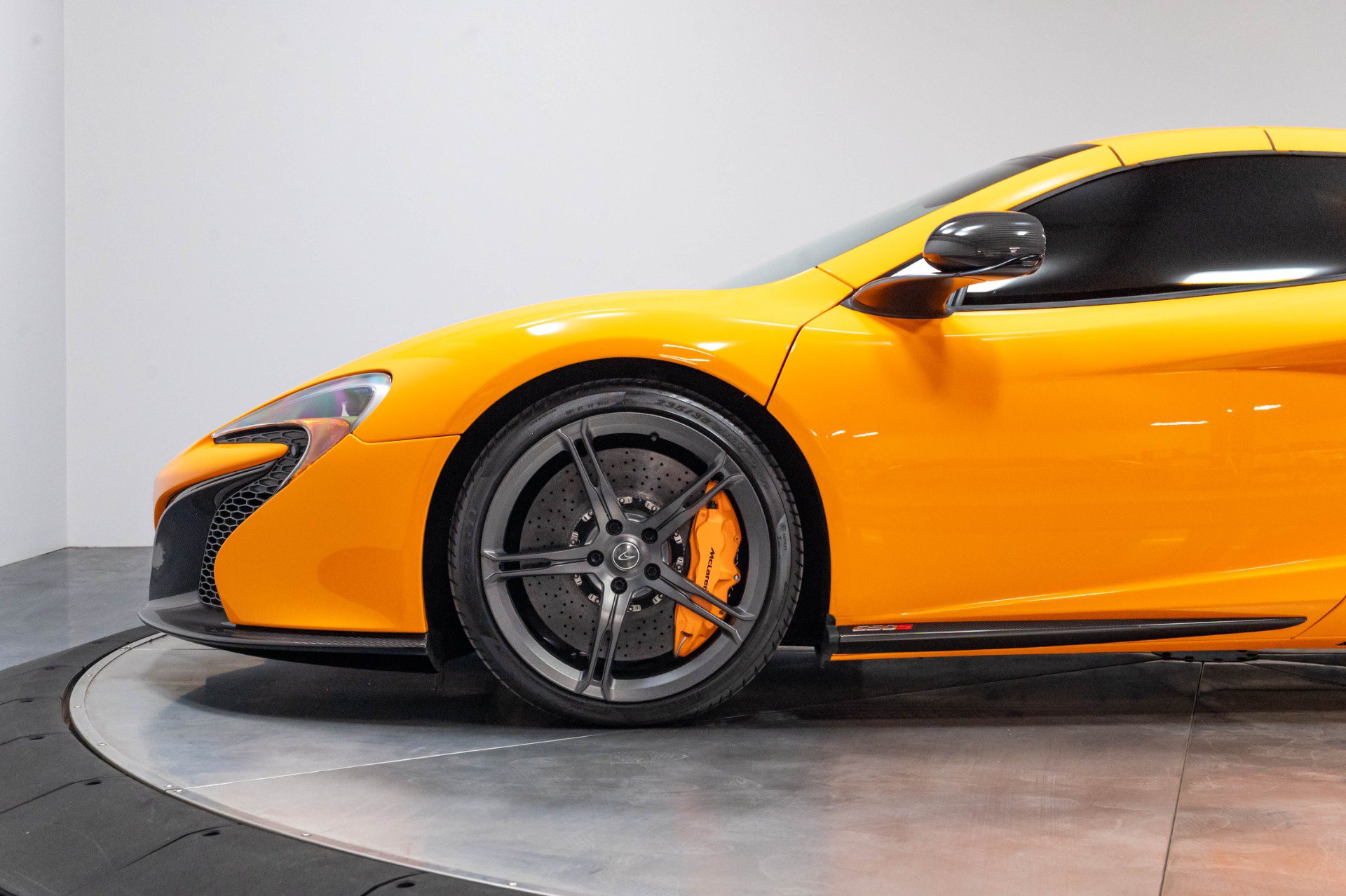 Used 2015 McLaren 650S Spider RWD image 49