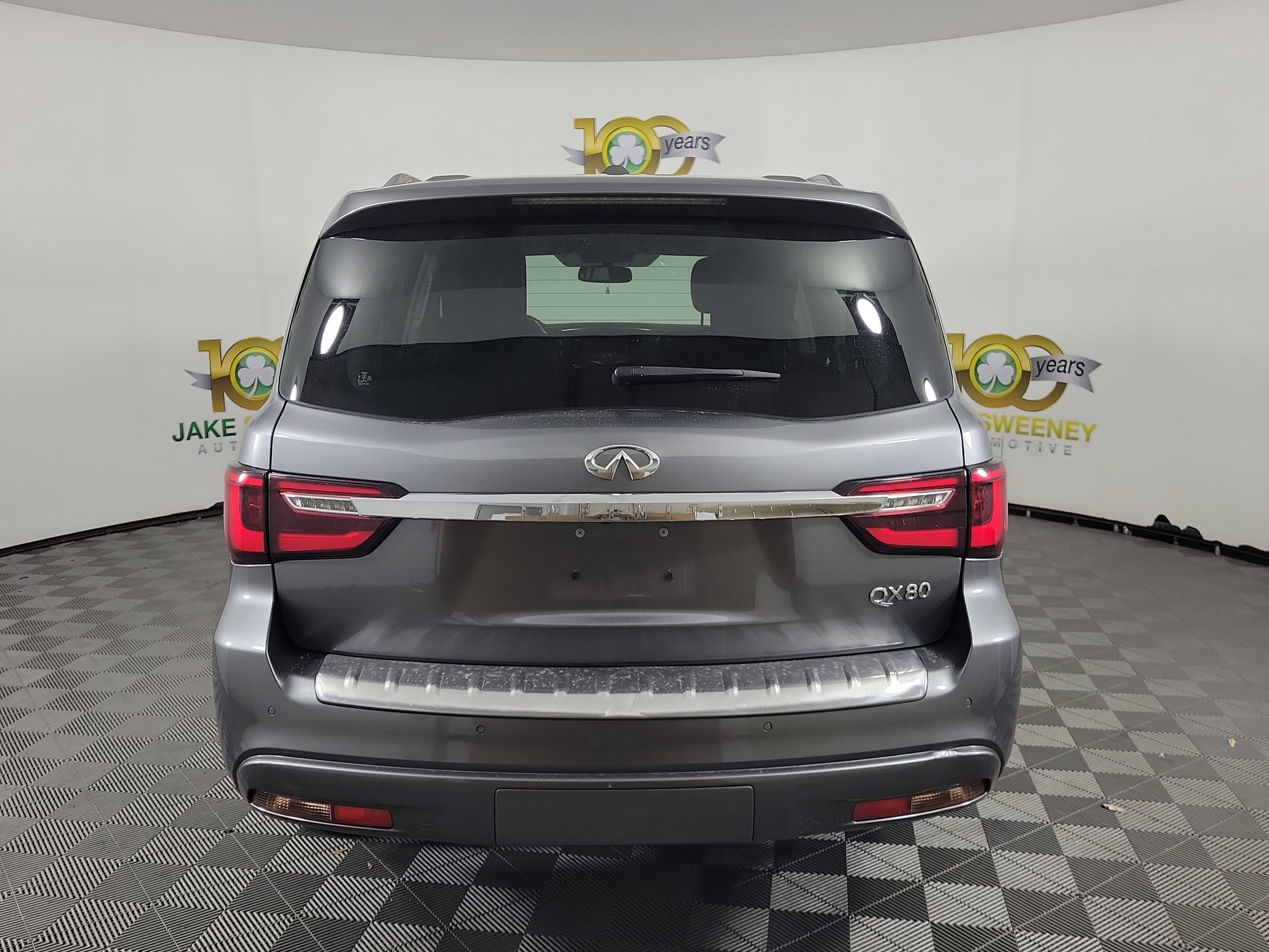 Used 2018 INFINITI QX80 4WD w/ All Season Package image 3