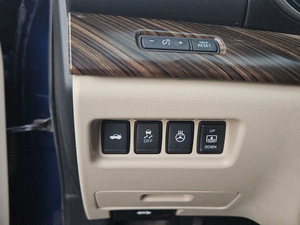 Used 2017 Nissan Maxima Platinum image 21