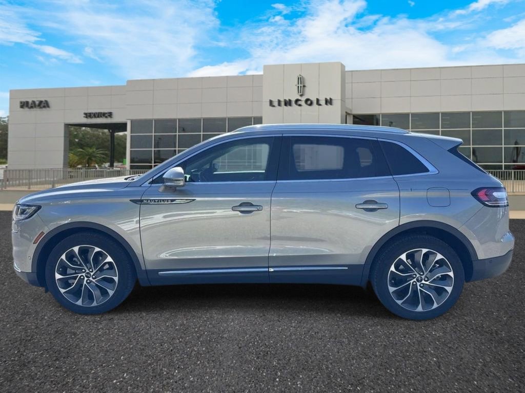 Used 2023 Lincoln Nautilus Reserve w/ Equipment Group 201A image 6