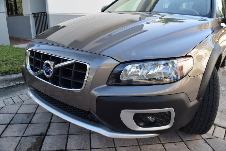 Used 2011 Volvo XC70 3.2 w/ Premium Pkg image 9