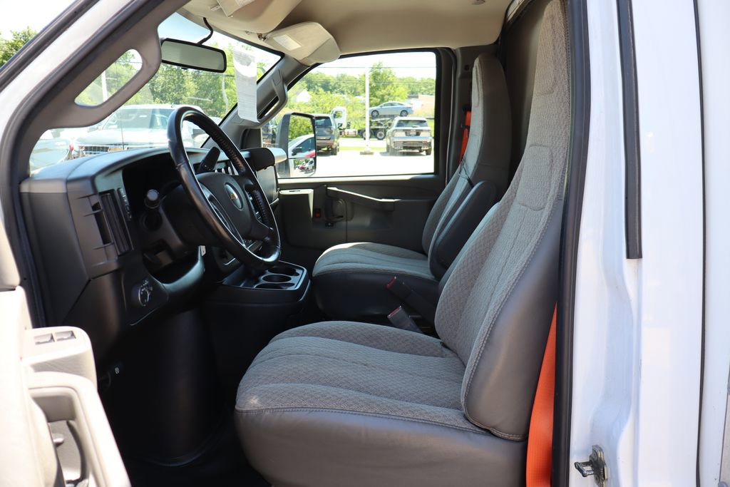 Used 2022 Chevrolet Express 3500 w/ Power Convenience Package RWD image 10