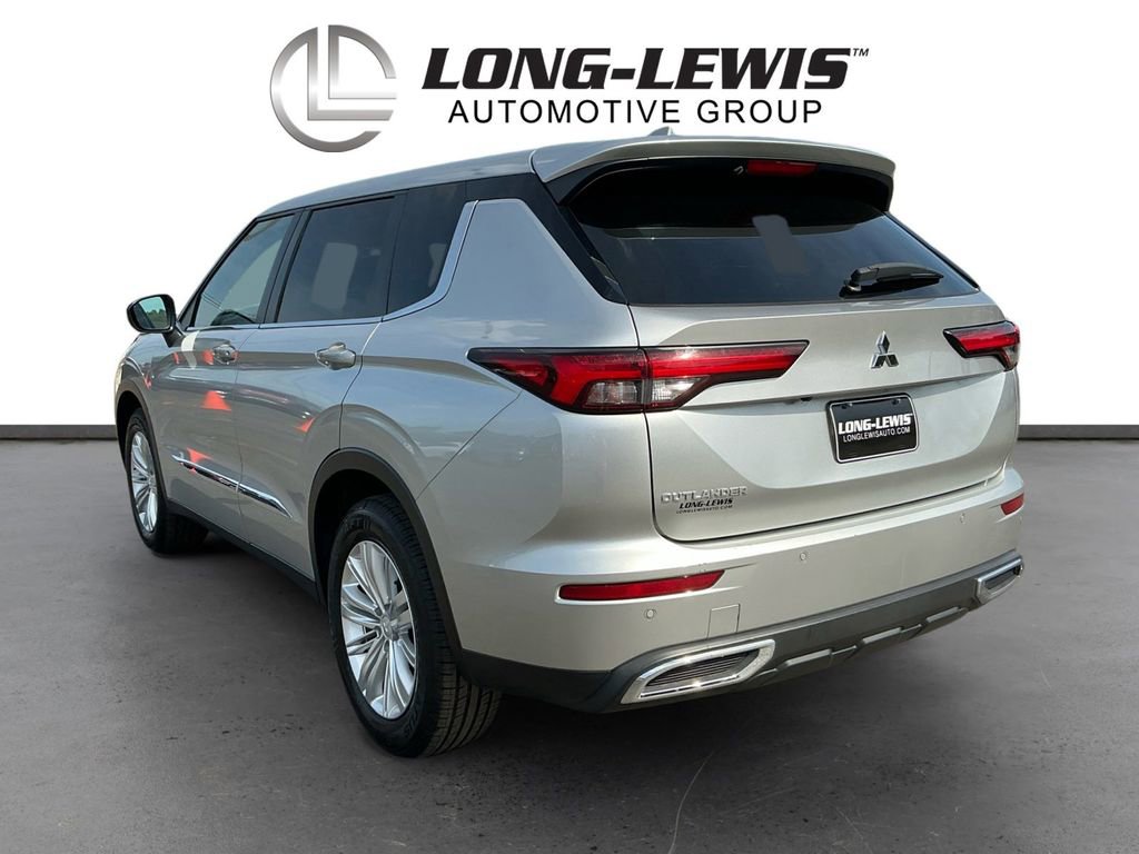 Used 2022 Mitsubishi Outlander ES image 4