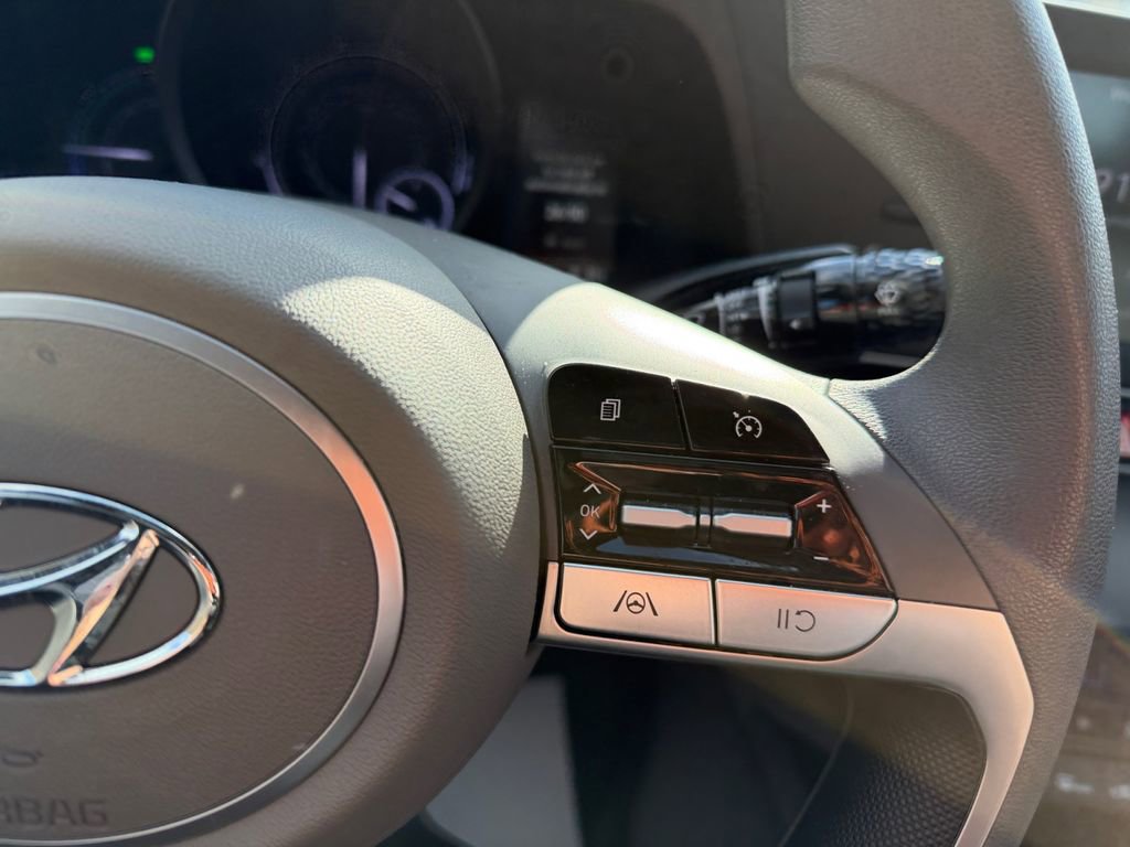 Certified 2023 Hyundai Elantra Blue image 16