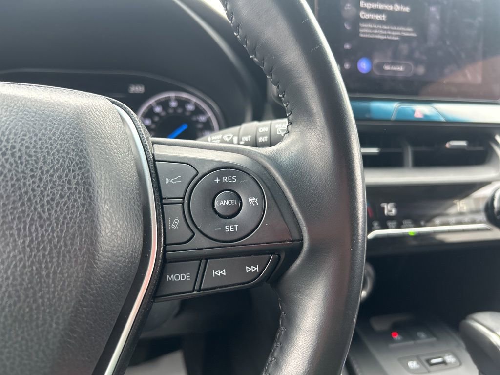 Used 2024 Toyota Venza LE image 18