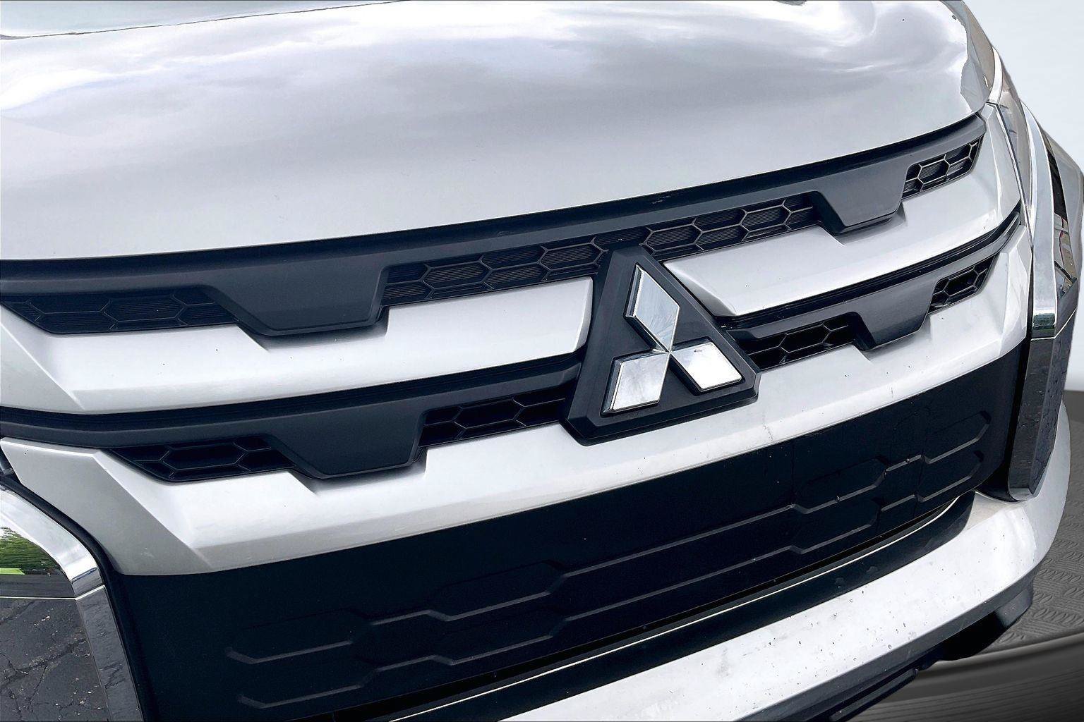 Used 2024 Mitsubishi Outlander Sport ES AWD/4WD image 27