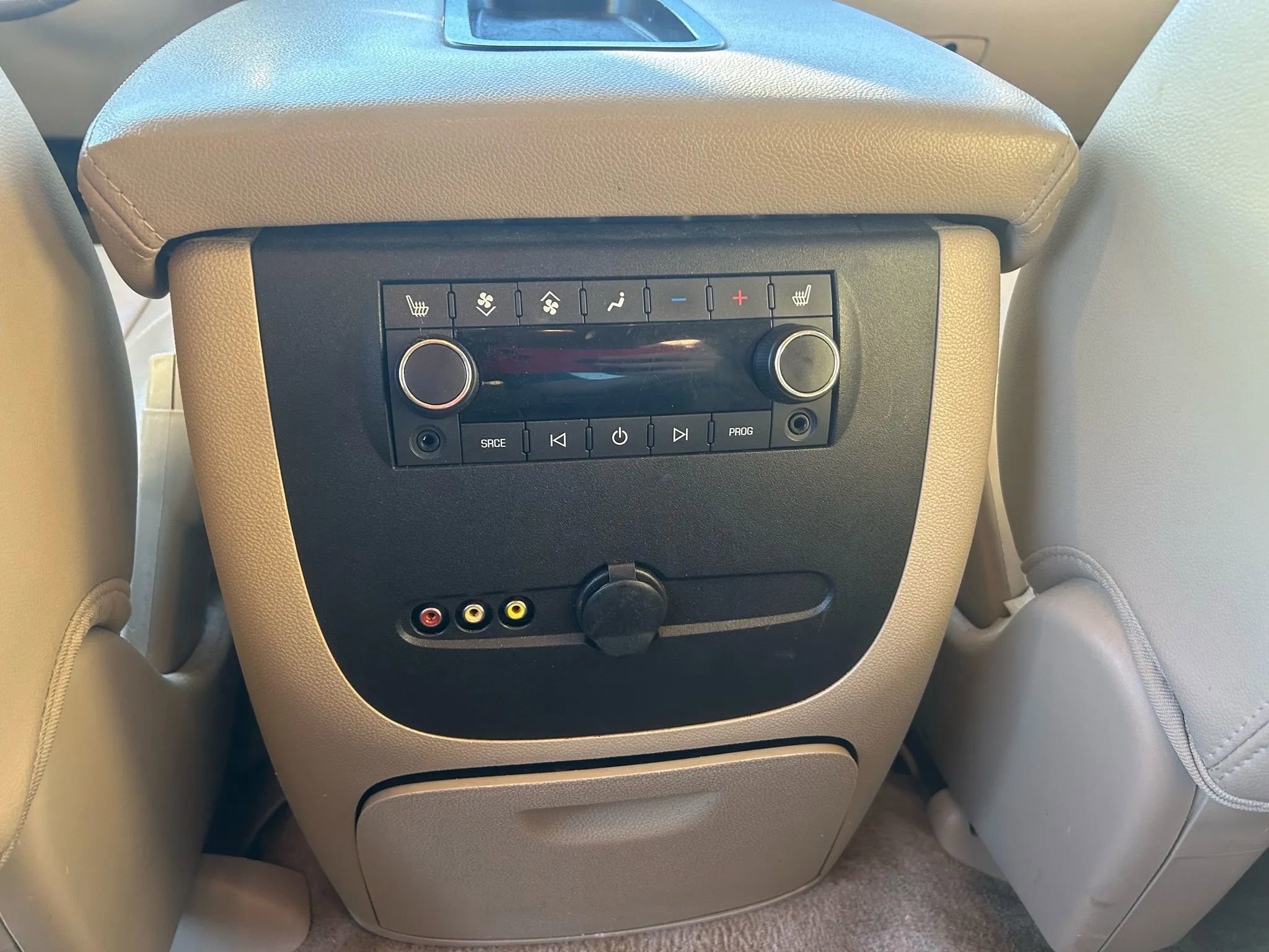 Used 2014 Chevrolet Tahoe LT w/ Luxury Package RWD image 25