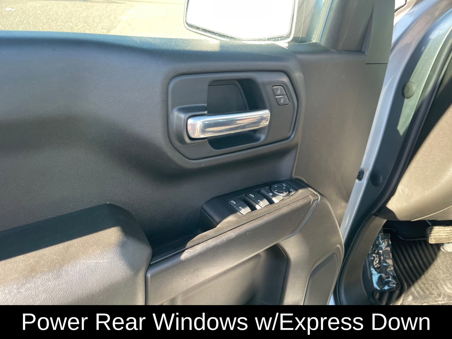 Used 2023 Chevrolet Silverado 1500 Custom image 12