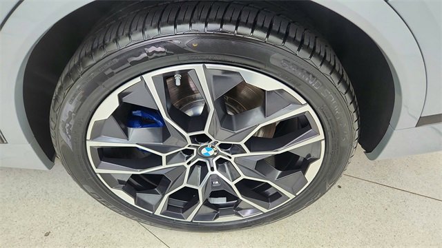 Used 2025 BMW X7 M60i image 62