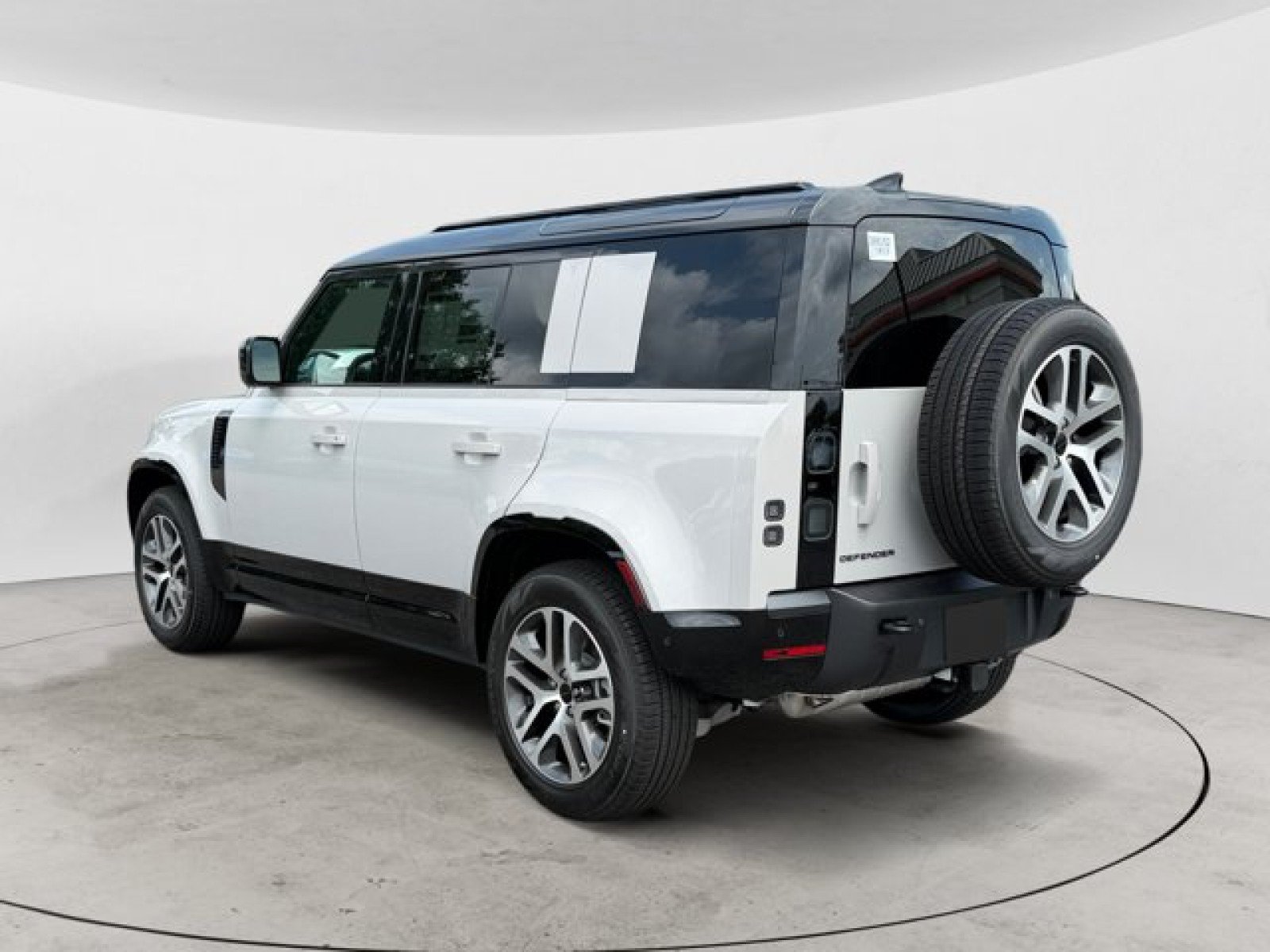 New 2026 Land Rover Defender 110 X-Dynamic SE AWD/4WD image 6