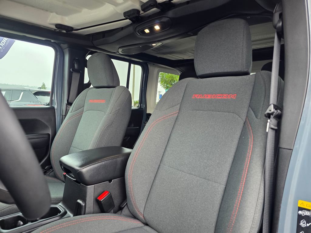 Used 2025 Jeep Wrangler Rubicon image 17