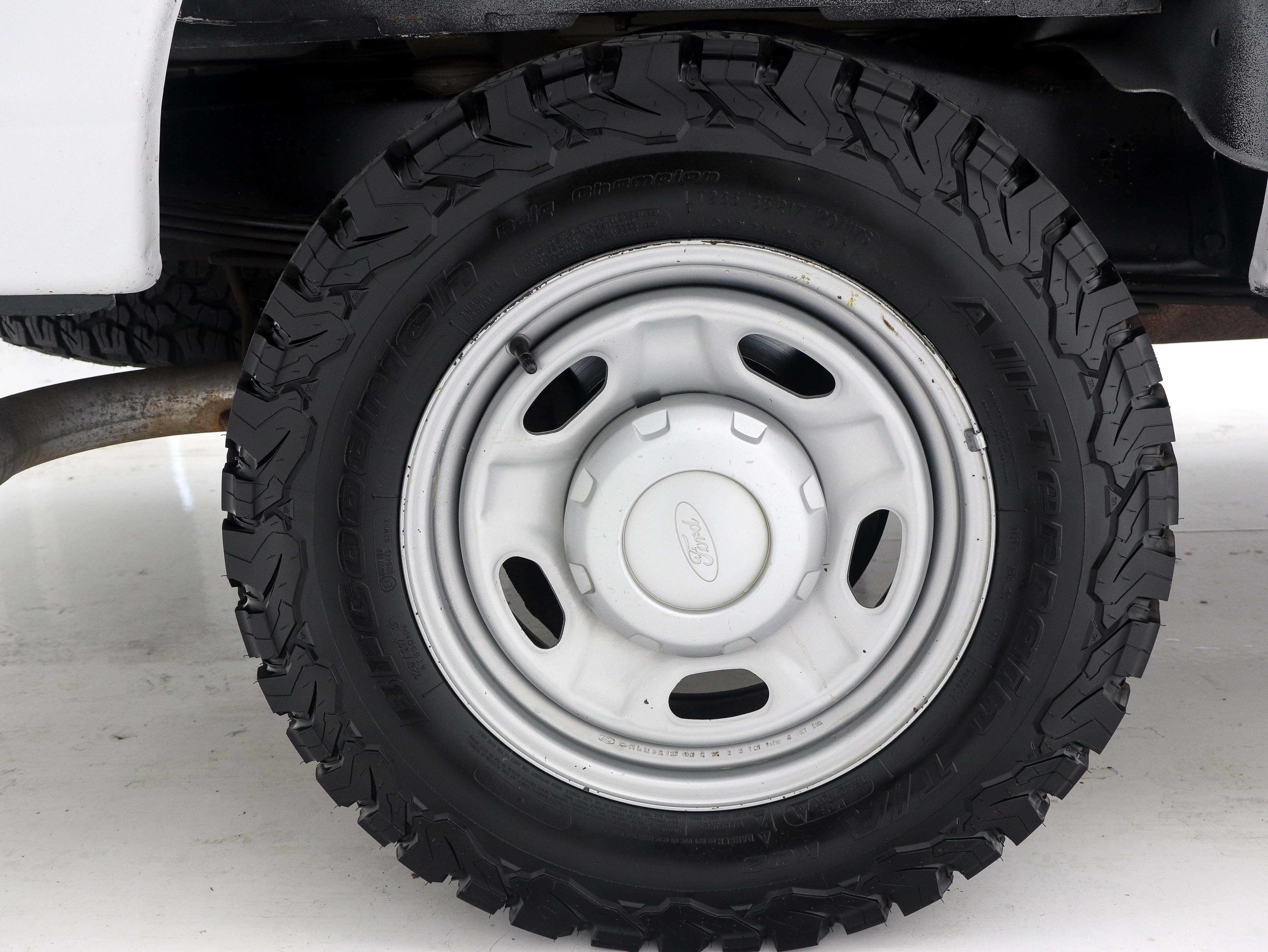 Used 2013 Ford E-350 and Econoline 350 XLT image 32