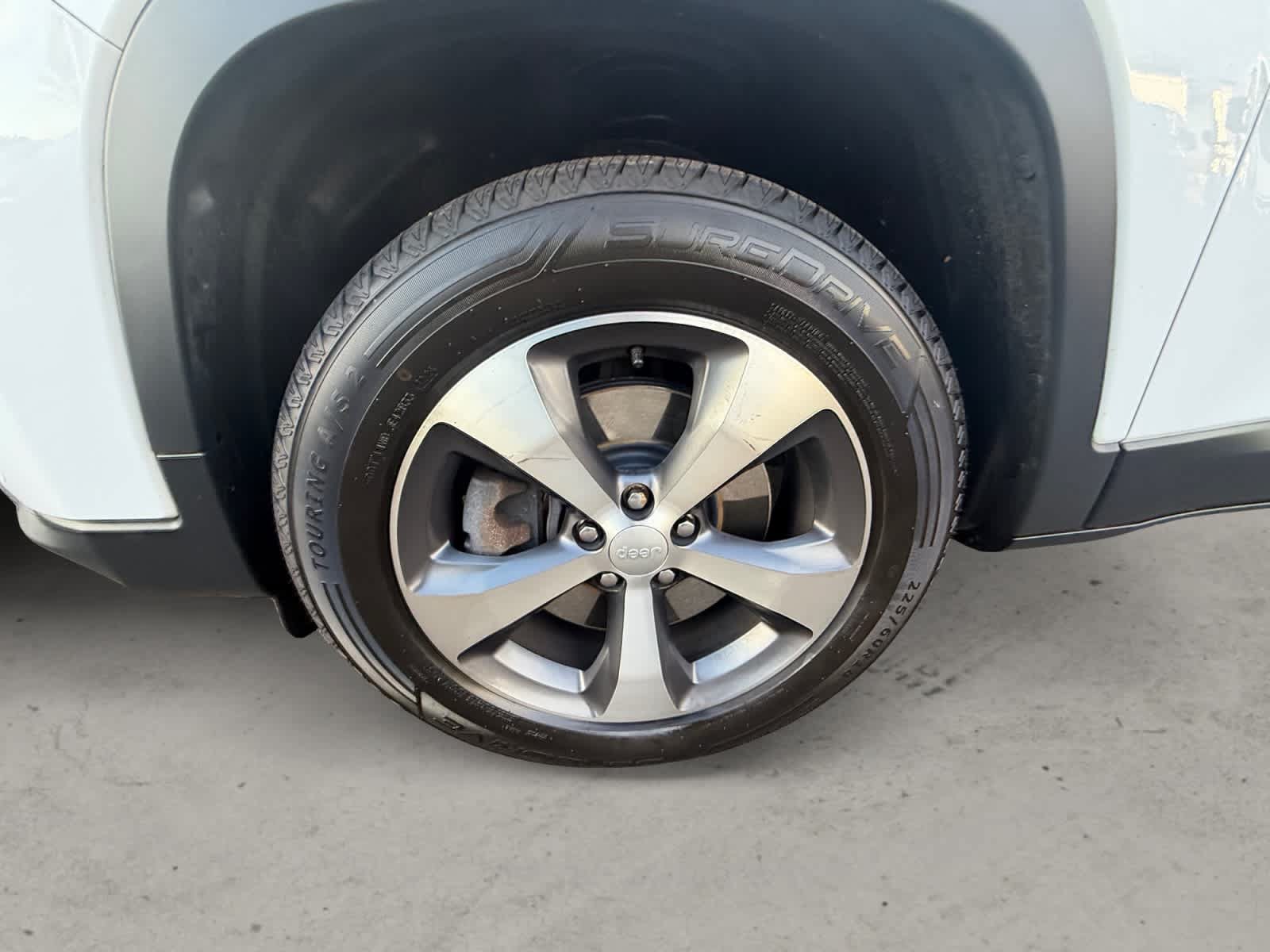 Used 2020 Jeep Cherokee Limited AWD/4WD image 12