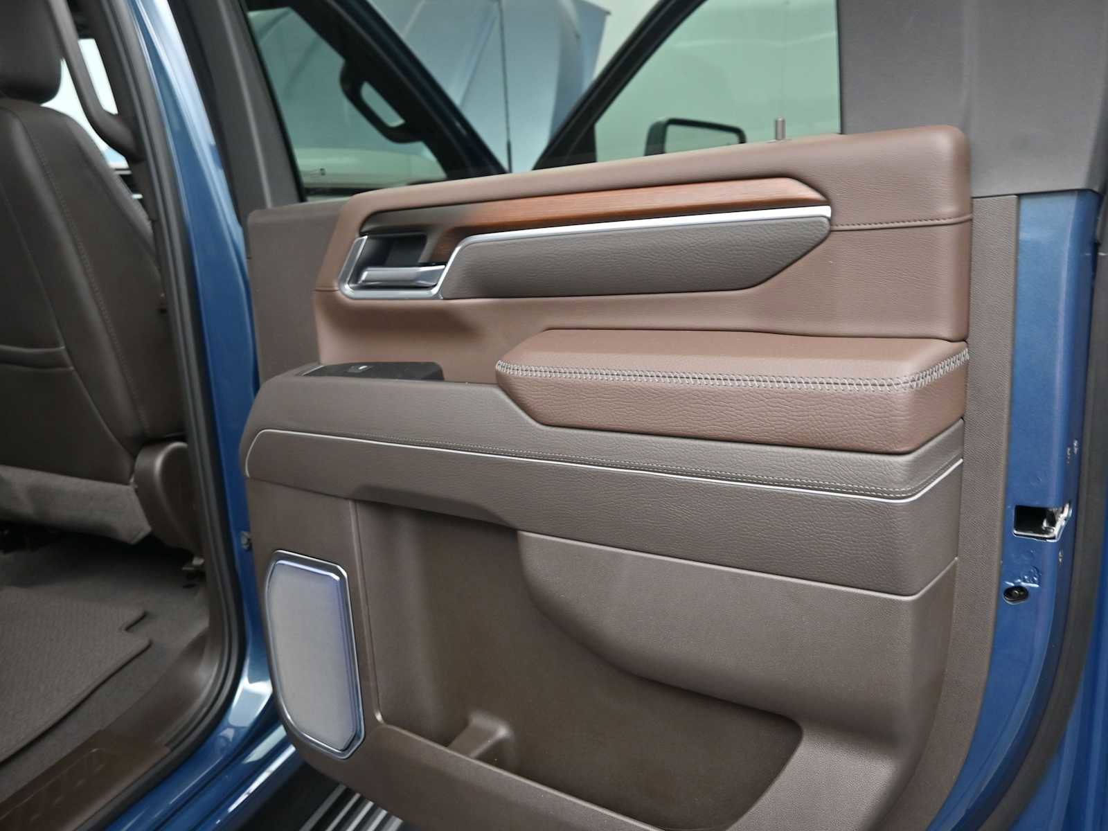 New 2026 GMC Sierra 2500 Denali w/ Denali Reserve Package image 8