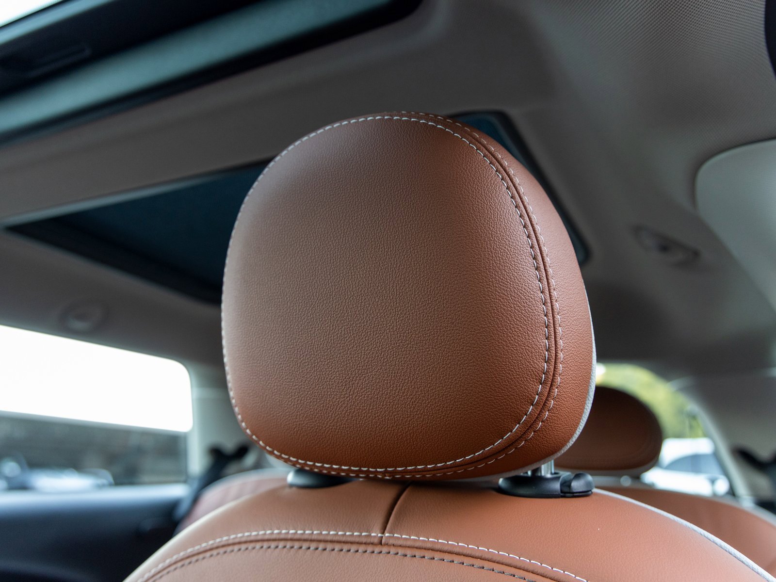 Used 2023 MINI Cooper 2-Door Hardtop w/ Signature Upholstery Package image 27