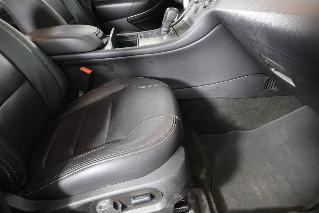 Used 2015 Ford Taurus SEL image 26