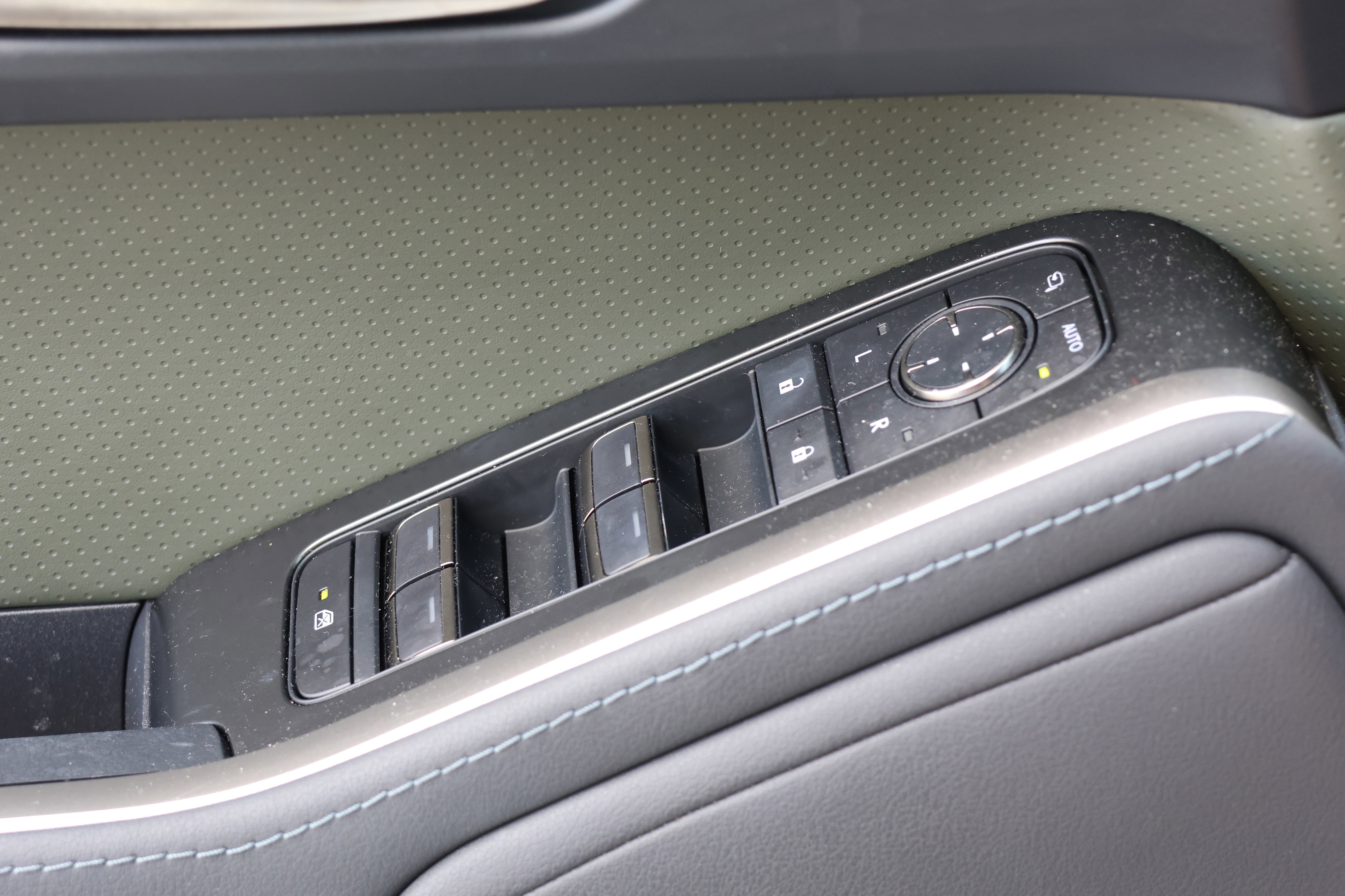 Used 2024 Lexus GX 550 image 13