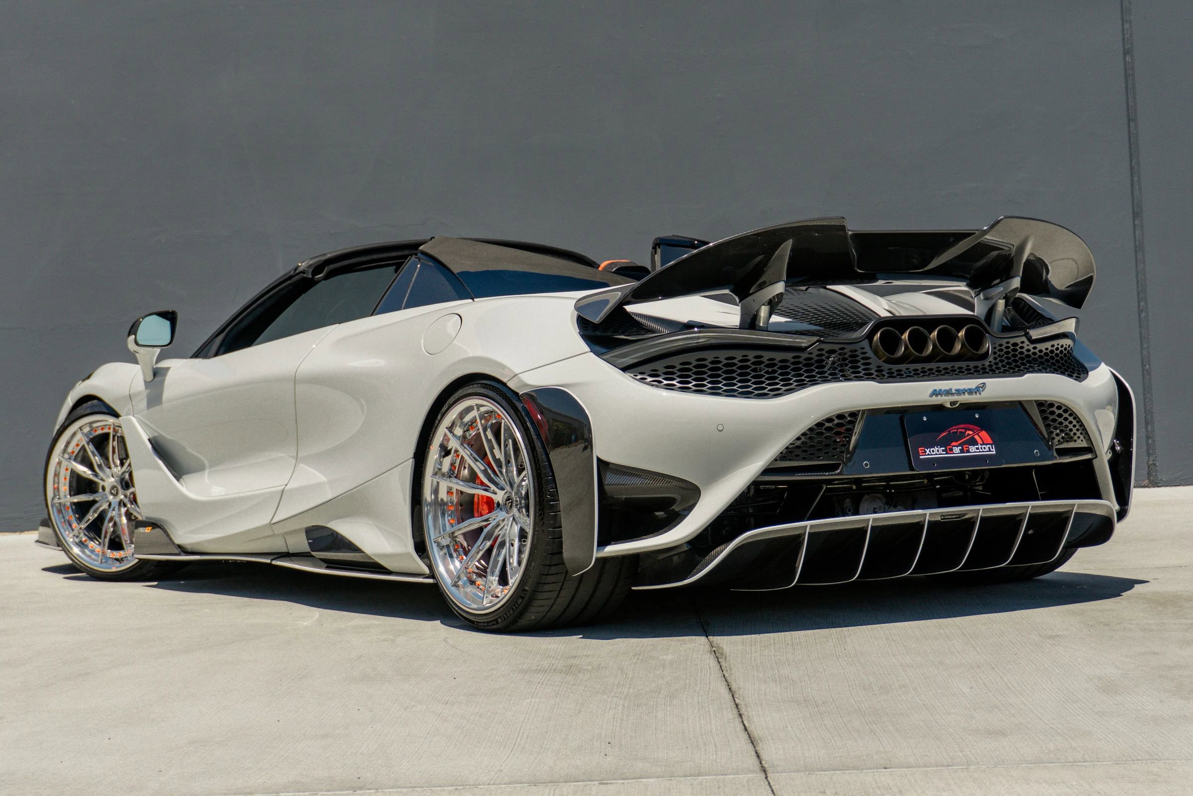 Used 2022 McLaren 765LT RWD image 13