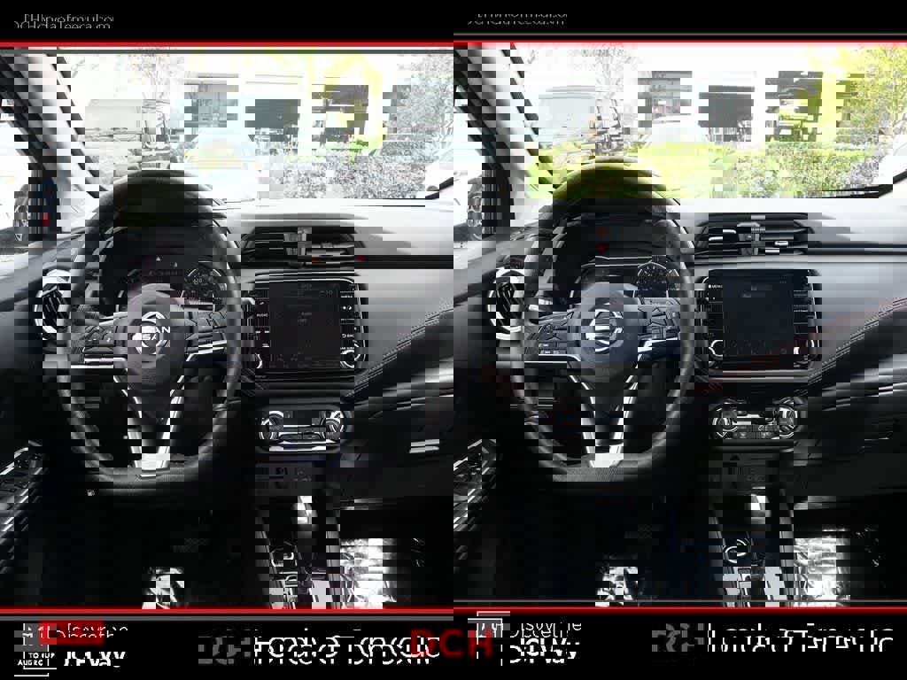 Used 2024 Nissan Versa SR image 8