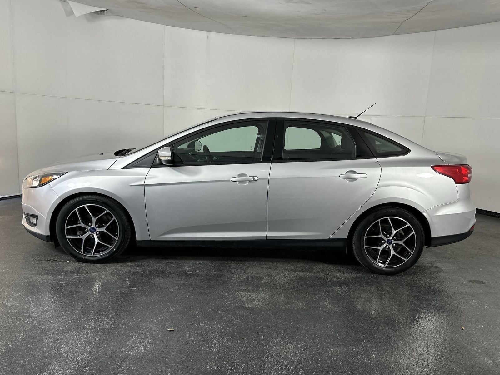 Used 2018 Ford Focus SEL w/ Cold Weather Package image 5