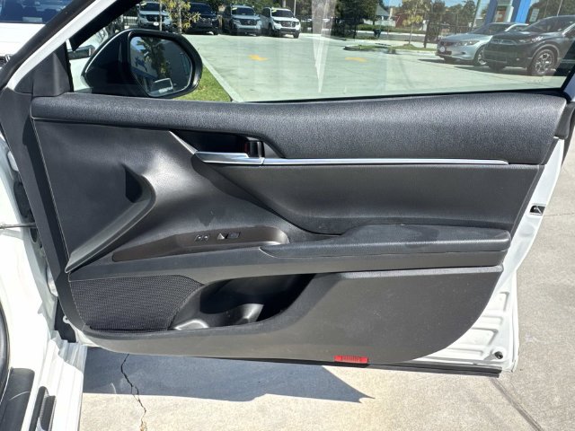 Used 2021 Toyota Camry SE w/ Convenience Package FWD image 13