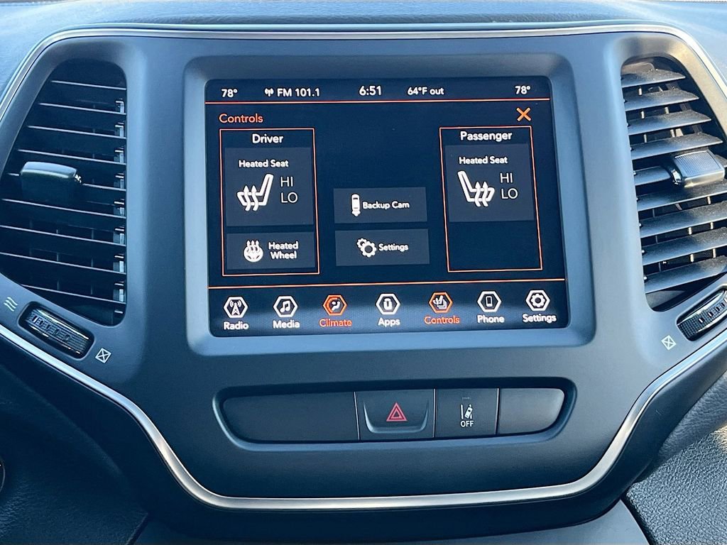 Used 2022 Jeep Cherokee Latitude Lux w/ Sun & Sound Group AWD/4WD image 19