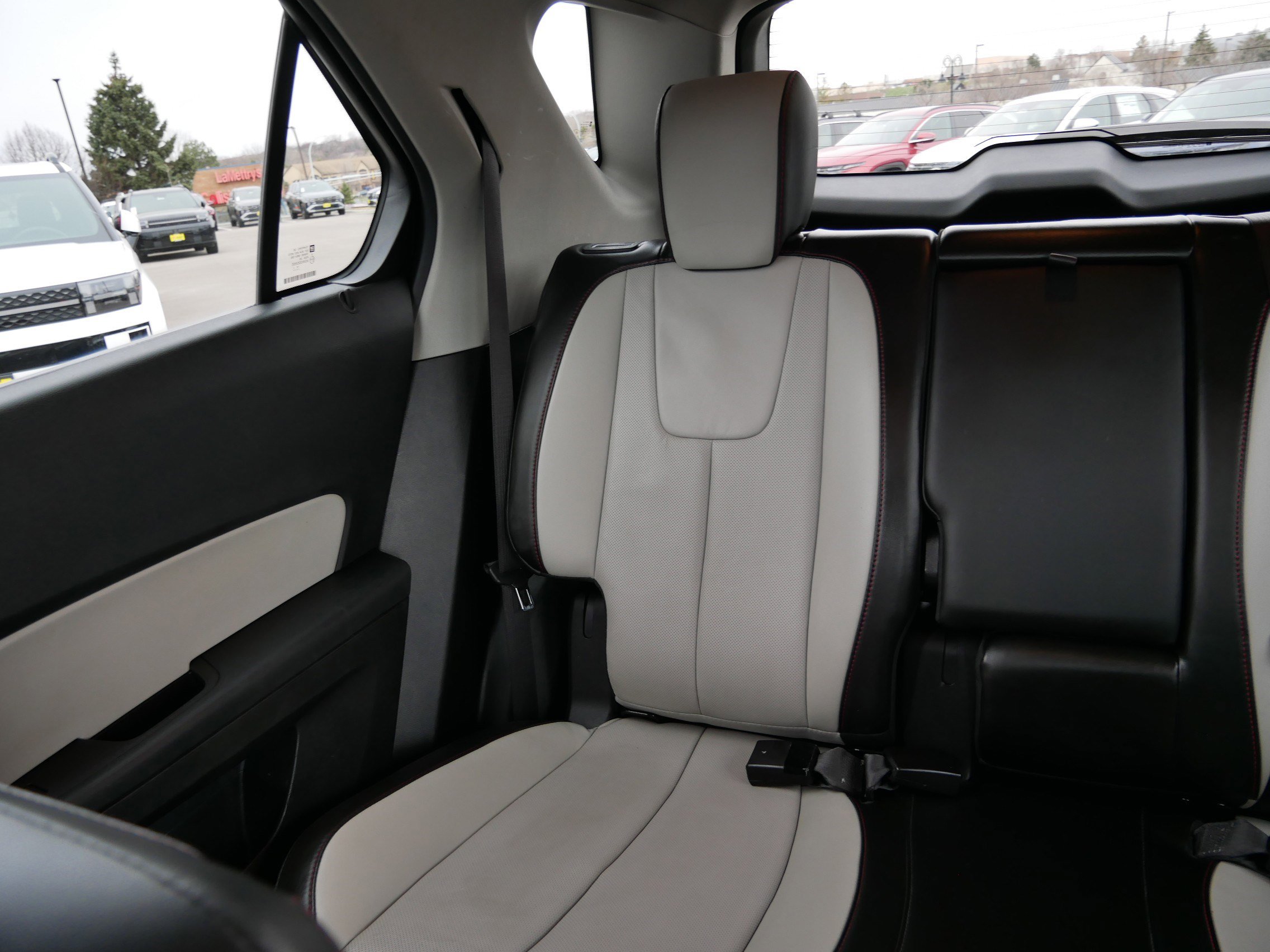 Used 2017 Chevrolet Equinox Premier w/ Enhanced Convenience Package AWD/4WD image 12