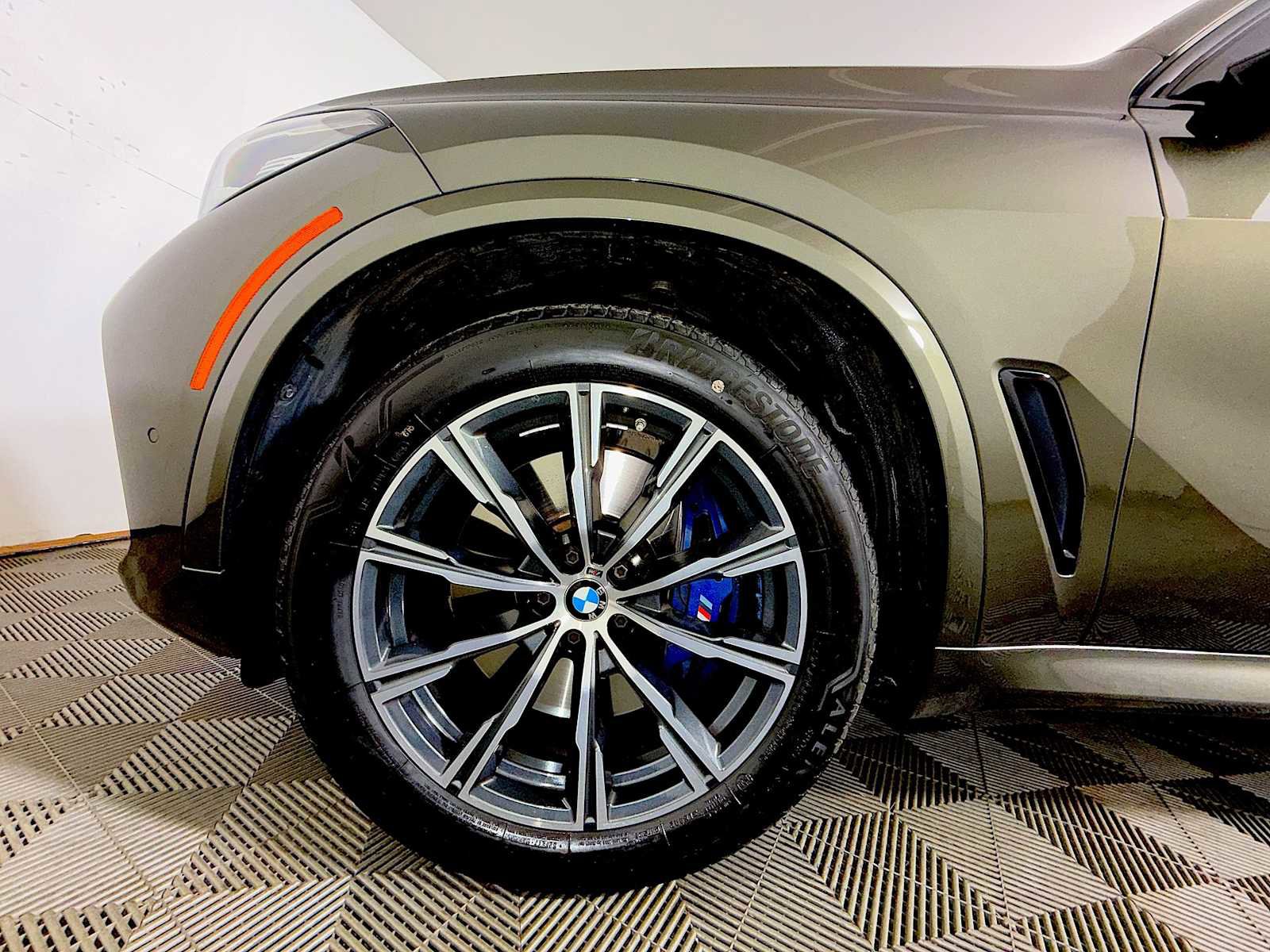 Used 2023 BMW X5 M50i w/ Parking Assistance Package image 8