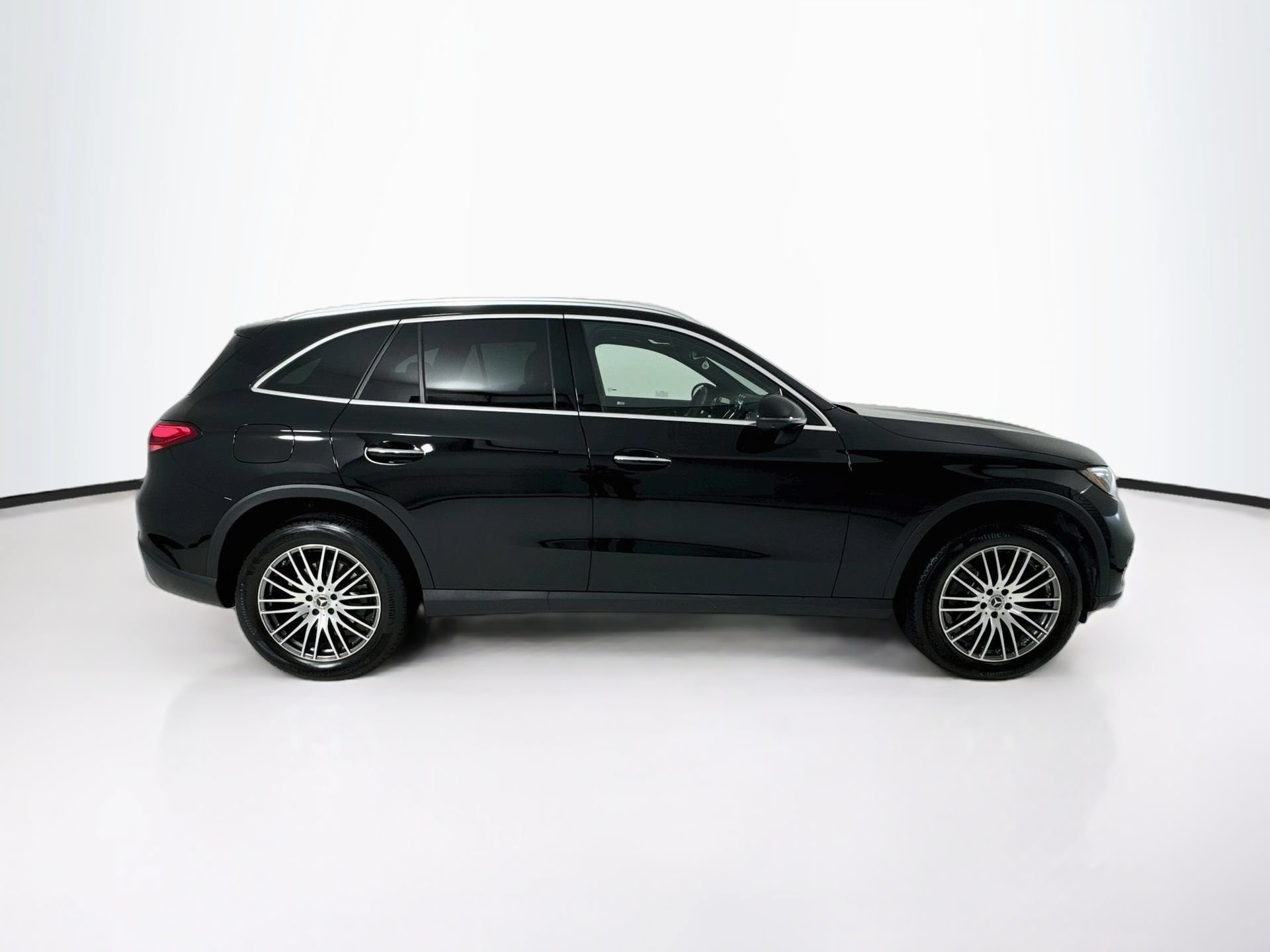 Certified 2026 Mercedes-Benz GLC 300 4MATIC image 9