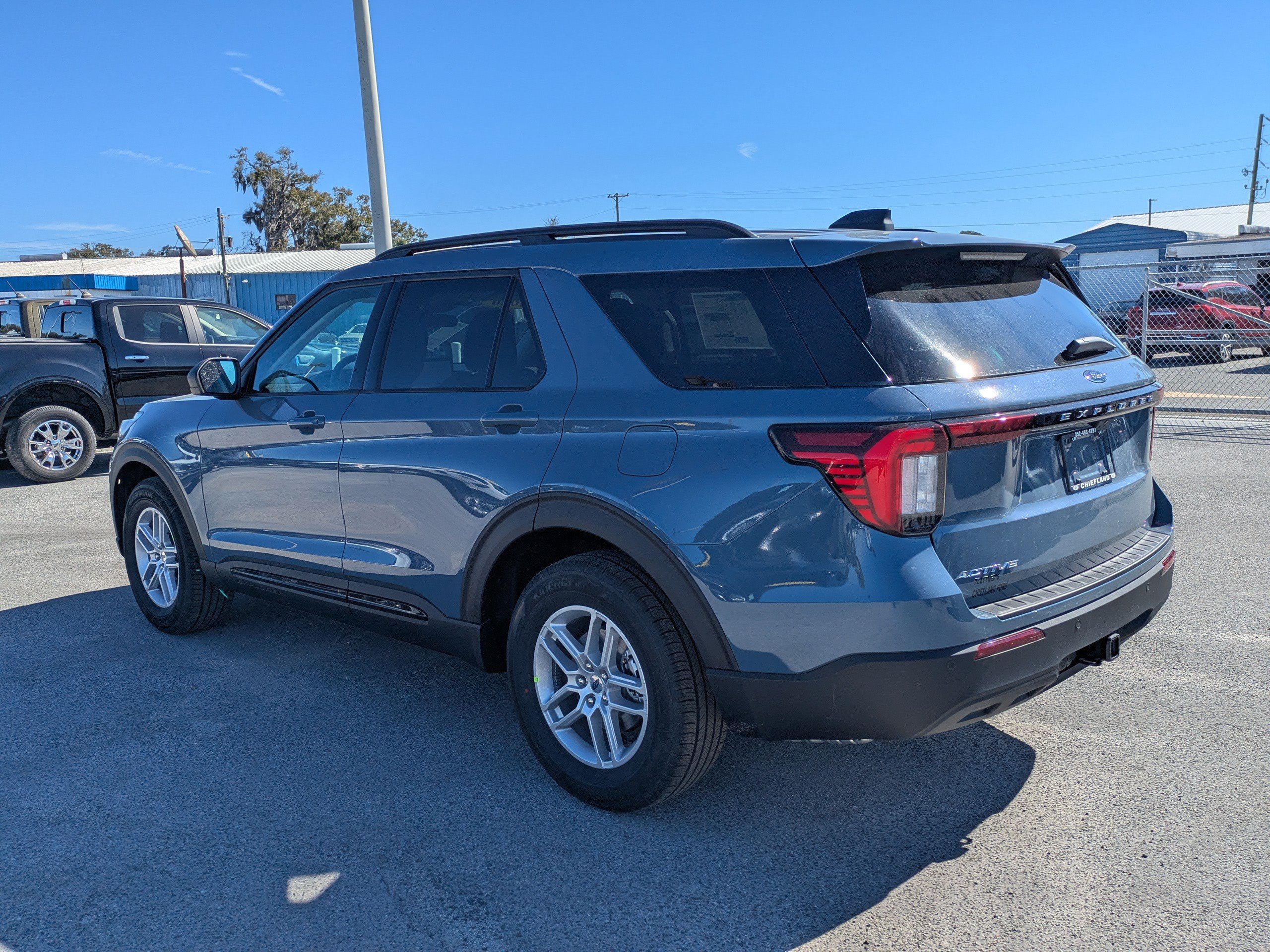 New 2026 Ford Explorer Active RWD image 5
