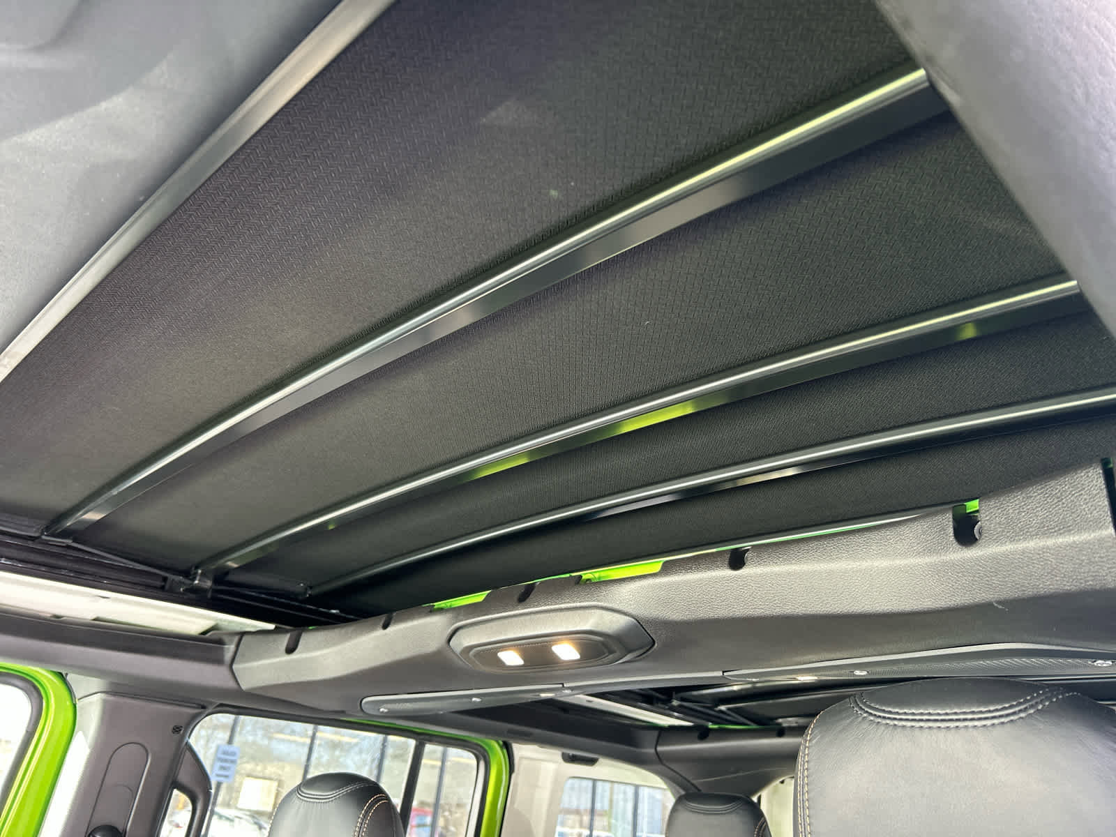 Used 2025 Jeep Wrangler Sport S image 37