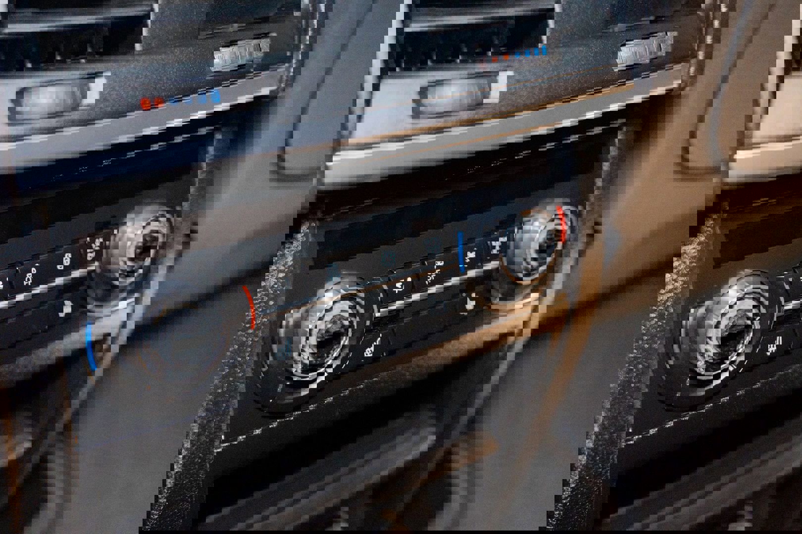 Used 2018 BMW X5 xDrive50i w/ M Sport Package image 27