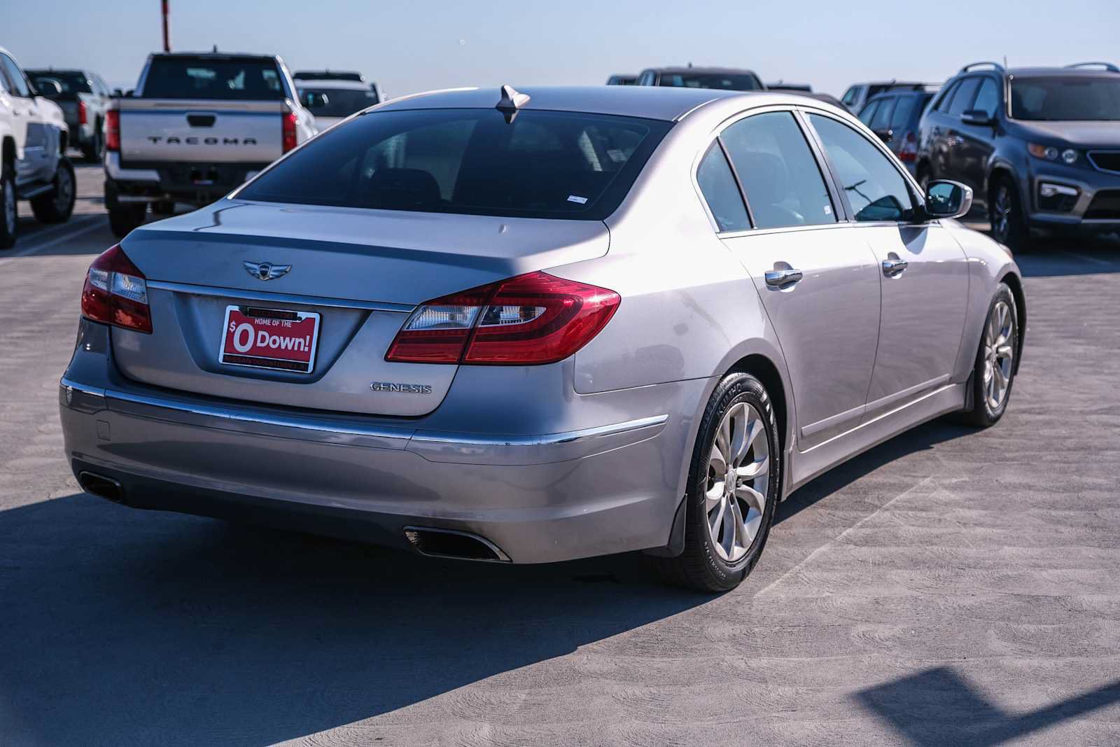 Used 2013 Hyundai Genesis 3.8 RWD image 4