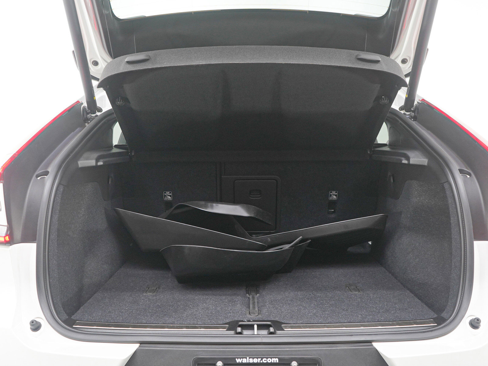 Used 2023 Volvo C40 P8 Recharge Plus image 17