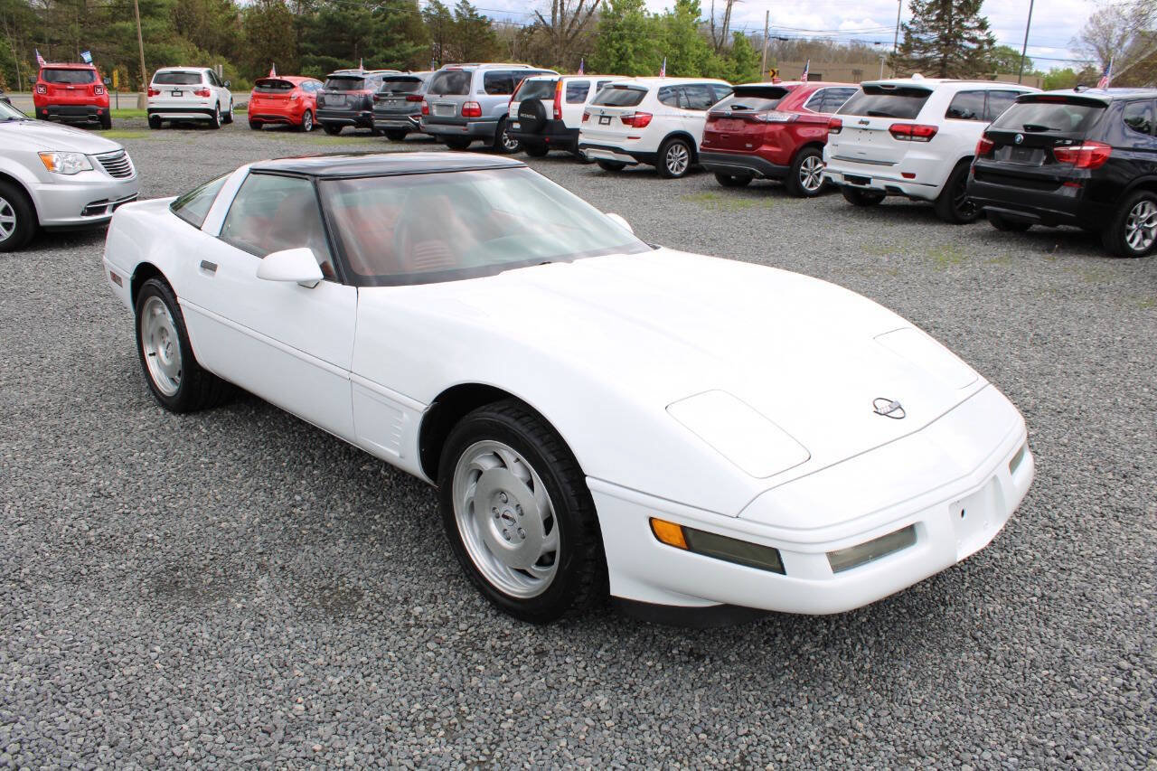 Used 1996 Chevrolet Corvette Coupe RWD image 4
