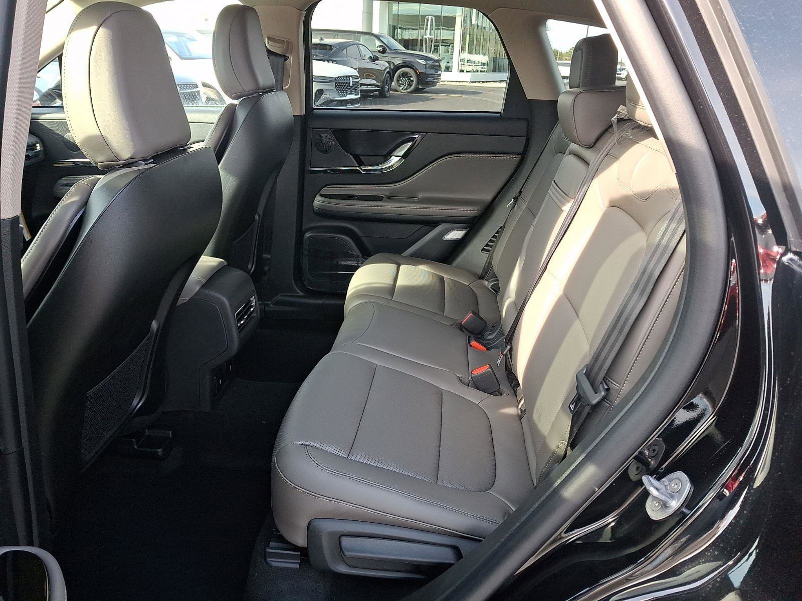 New 2026 Lincoln Corsair Premiere image 7