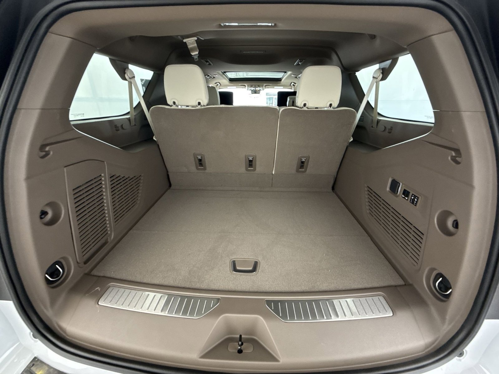 New 2026 GMC Yukon XL Denali w/ Denali Reserve Package image 27