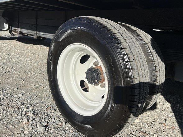 Used 2024 Ford E-450 and Econoline 450 Super Duty w/ Power Windows & Locks Group image 50