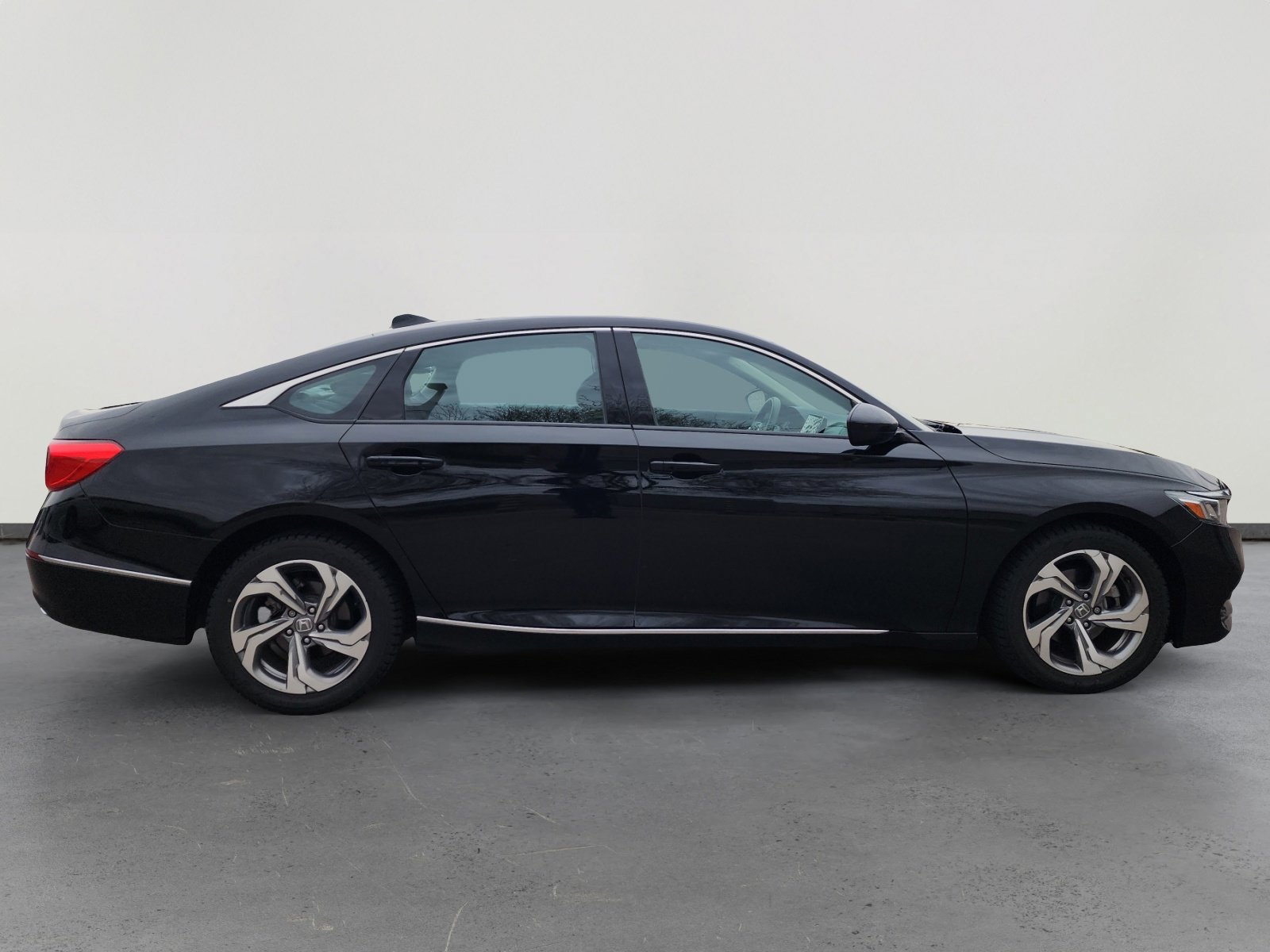 Used 2019 Honda Accord EX image 6